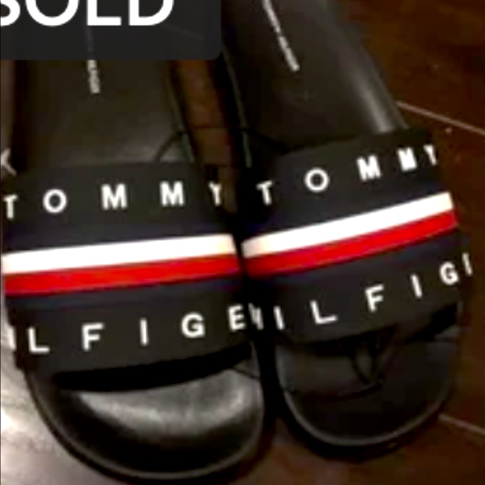 TOMMY HILFIGER SLIDES👙